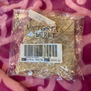 🪽 Victorias Secret Beige Lace cheeky panties size XSMALL New with tags